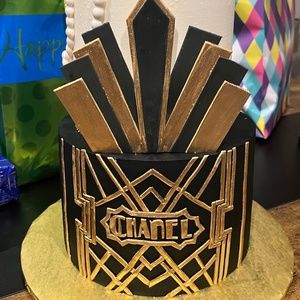 Meet your Posher, Chanel